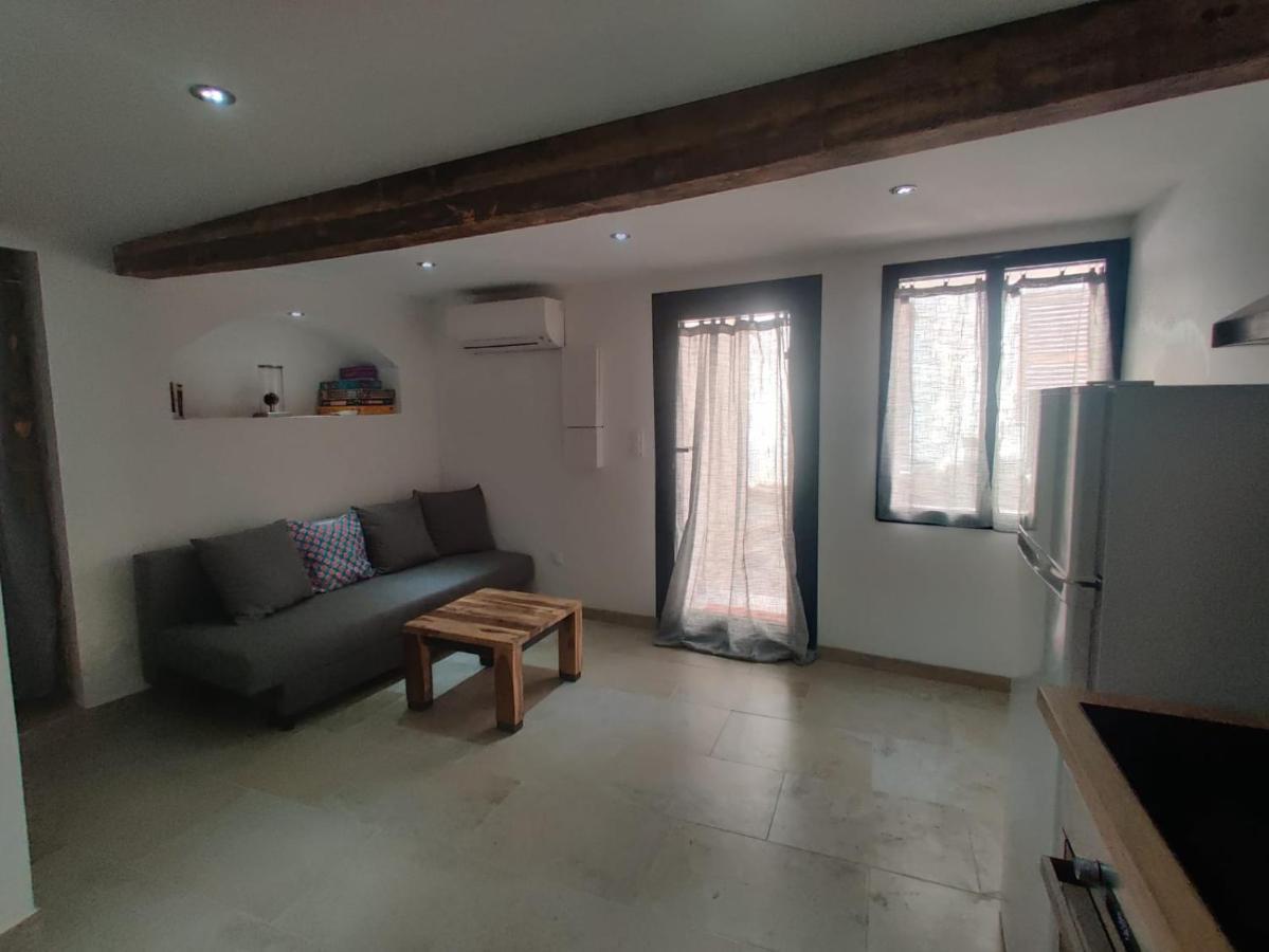 Logement Neuf Centre Du Village Aux Pieds Du Chateau Grimaud Exterior foto